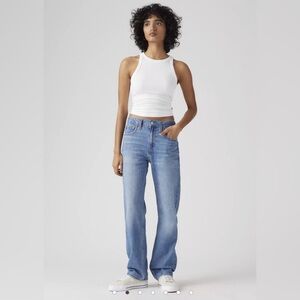 NWT Levi's Low Pro Lightweight Jeans in Rough Diamond - Size 29